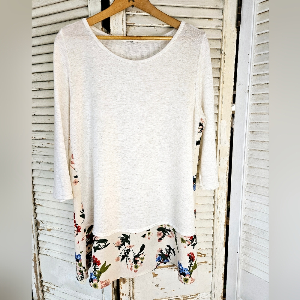 🎉 3 For $15 🎉 Million Bullpup floral trim heathered top L